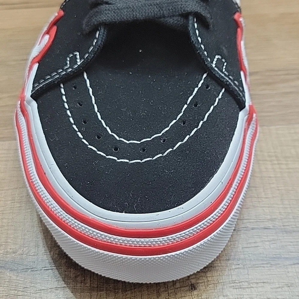 Van's SK8-Hi Flame in the box no lid authentic uper textile and leather.